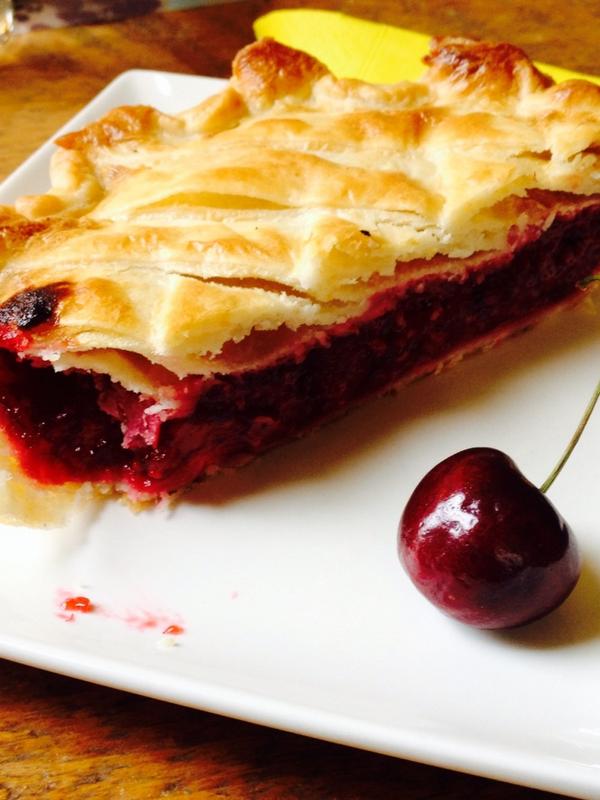 GenFiorin's tweet photo. Tourisme gourmand à Bromont @TourismeBromont Le meilleur des tartes au Québec : Désirables Gâteries @DesirablesG http://t.co/nIOo9FGejN