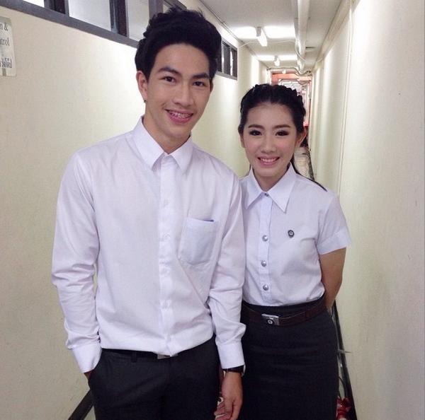 NeptuneFamily's tweet photo. IG nepnepneptune : International college for sustainability studies สวัสดีครับ 😂😂 #lovesicktheseries http://t.co/XyOpiHxfT0
