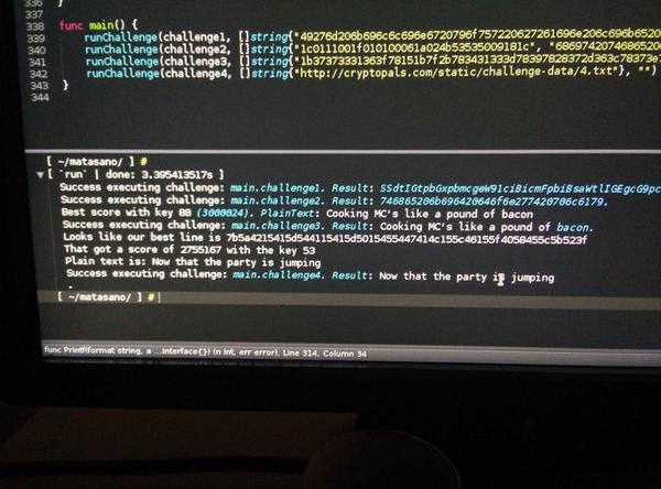 ppastosos's tweet image. A esto estoy dedicando mi medio día del sábado #noBrunchToday #cryptoPlaying #learningGo