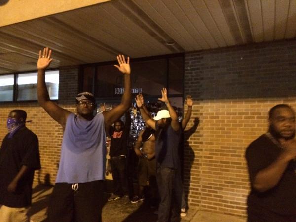 AntonioFrench's tweet image. I'm really proud of those who ran to block looters. They tried to redirect back to the chant "Hands up! Don't shoot!"