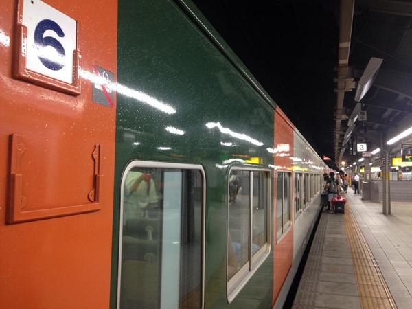 ま On Twitter 名古屋23 20 東京05 10 夜行快速ムーンライトながら号 2年ぶりに乗るな バスより 快適である ただし 西日本エリア大雨のため 30分 遅延 Http T Co Txo4yrfi8q