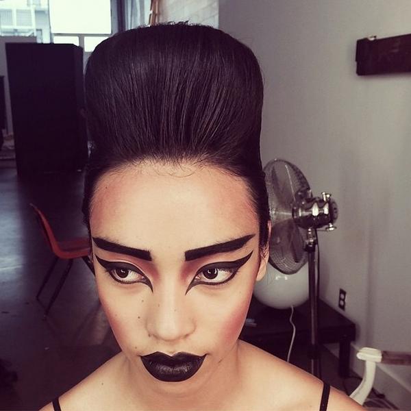 BlancheWorld's tweet photo. FIERCE GRACE- Love this striking linear look by @BlancheWorld #Makeup instructor/grad @OzZandiyeh #GraceJones #browsa http://t.co/AYBJaITsli