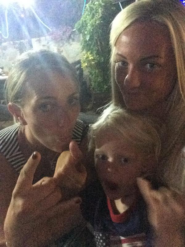 ShevHockley's tweet photo. 👯❤️👶 #villahock http://t.co/Hi4MjFS872