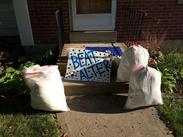 FairmontWSoccer's tweet image. Nice Work Ladies! #goladybirds #beatalter #coachproblems 😃