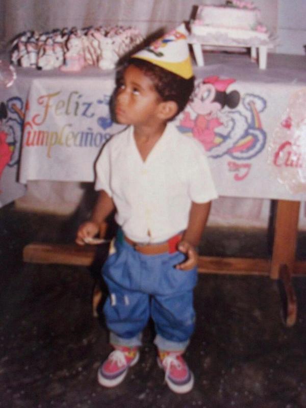 estrellicortes's tweet photo. Yo quiero uno achi! *^*.. mi @JohnseJonah de chiquito.. asdfghj! Que carita más ricaaaa LO ADORO precioso preciosoooo http://t.co/iiltpBkQpJ
