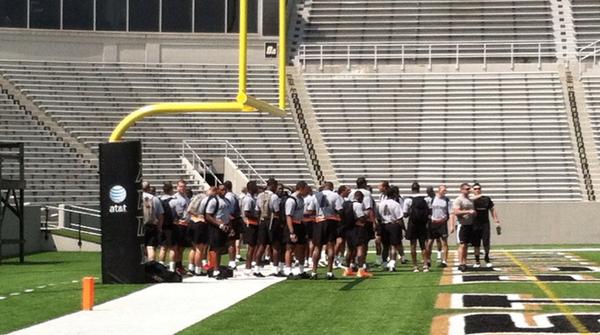 salinterdonato's tweet image. #ArmyPrep team is here, watching scrimmage.