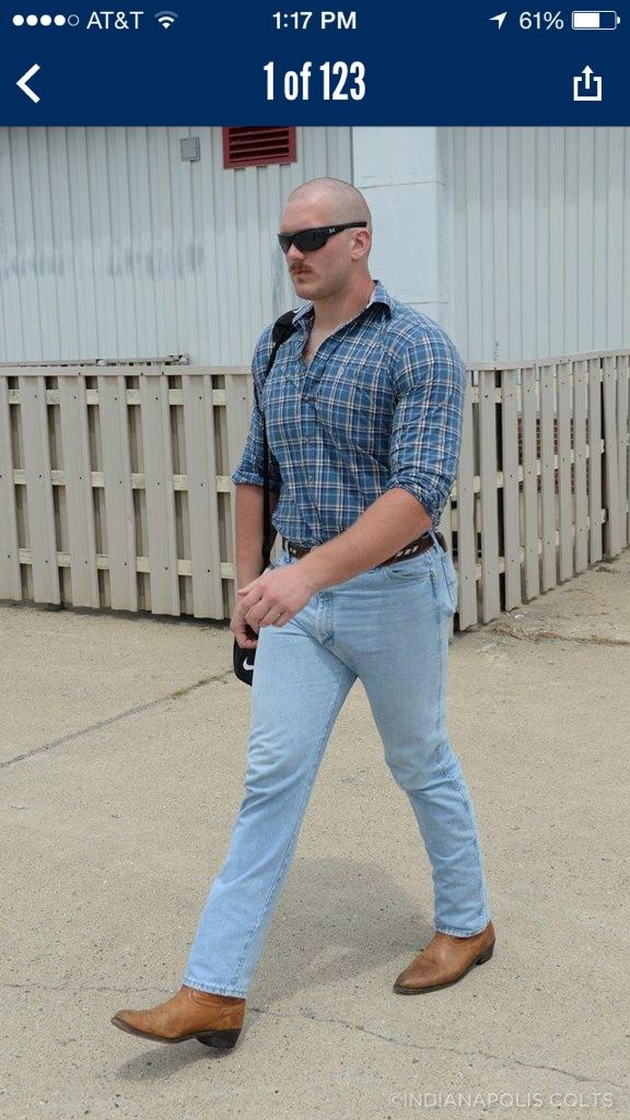 ColtsFans12's tweet photo. Who is this #Colts player and why does he look like officer Farva from Super Troopers? http://t.co/Y1n7WRv0rk
