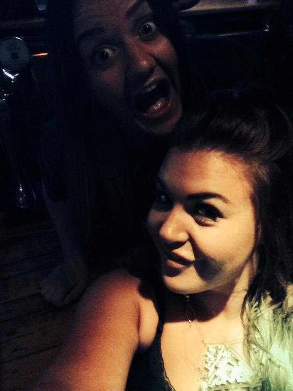 chadderrss's tweet image. Hahahaha #friday #barmaidproblems @ChloBo_Hanlon