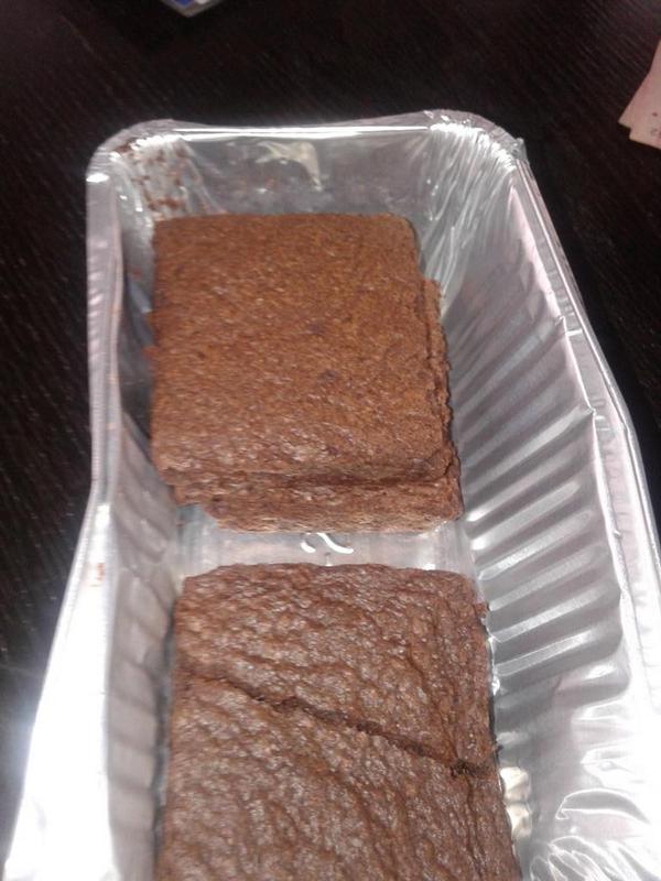 MariamAawan's tweet photo. Fun is...having #T2F Brownies with Mates ♥♥♥ http://t.co/QlJnSXuPcV