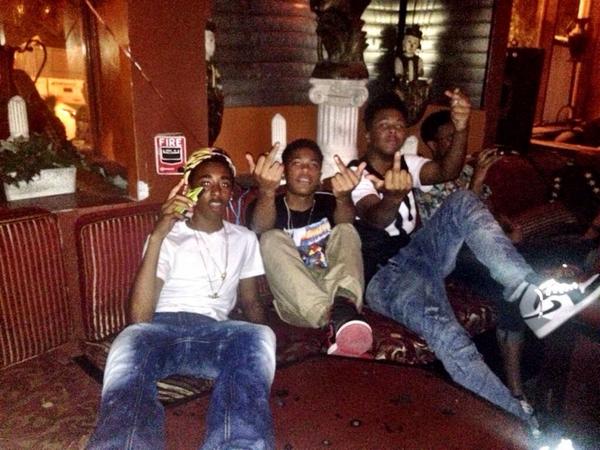 soicynine's tweet photo. DRXLLGOD$๐บ๐ธ๐ธ๐ซ @Pilotboy__papi @PilotBoy_Bryere @PbfofMeir #pbfof http://t.co/BHosY26VXC