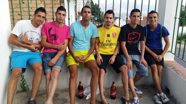Diegobarea99's tweet photo. Empezandoo la tarde-noche!!!
@alexbarroso09 @JoseLuis_TG_22 @Manuel_N12 @Jesule92 @malaguita391 http://t.co/ywpdJssSjN