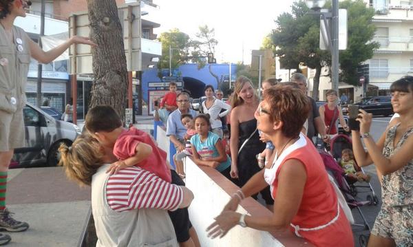Diverta_Info's tweet photo. Avui la moxi i la toxi busquen el cofre dels caramels infinits a comarruga!!@eva_prat @JessicaCriado @RamonSoldevila http://t.co/ZDYsrUO4JF