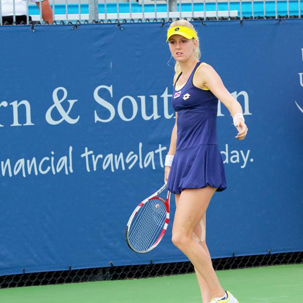 UlaFan's tweet photo. Photos from Ula's #CincyTennis match vs Knapp by @osuwisko Part 2 http://t.co/6NPMAipxkt