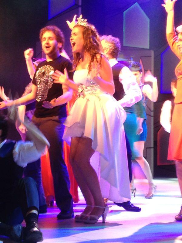 affectionluar's tweet image. essas pernas nao to bem