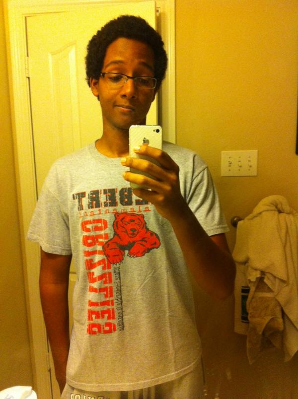 KiidklutchAyman's tweet photo. You know you were fat when elementary school cloth still fit #GilbertElementary http://t.co/1Kc11QcUew
