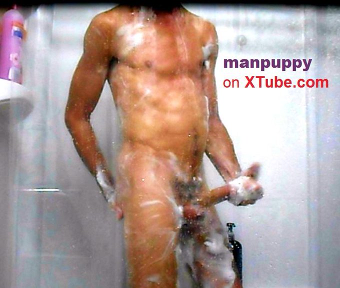 AC got fried, guy can't fix til Monday :( @reply if u wanna take a shower & cool off w me :) #Gay #NSFW