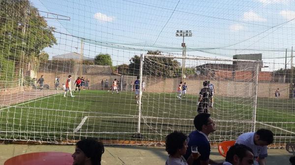 lafuriaStark's tweet photo. Esperando la hora del partido #vamosStark http://t.co/OFqc1xSGnl