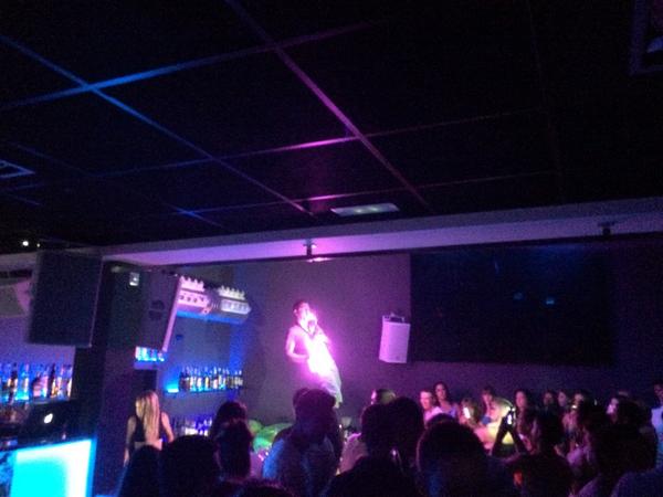 wildelhements's tweet photo. Si señor Mr Juan borres en escena. Esto es WILD ELHEMENTS!!! #lioooooooo #lopagan #SummerParty http://t.co/v8Is3xgTaN