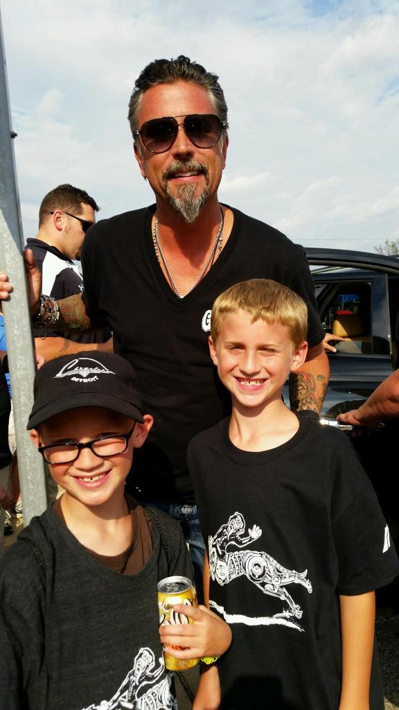 LT7480's tweet photo. @RRRawlings @Dodge @OfficialWDC thanks for the quick pic with my boys Hank and Garrett, they love your show!! http://t.co/I40PyrEFv6