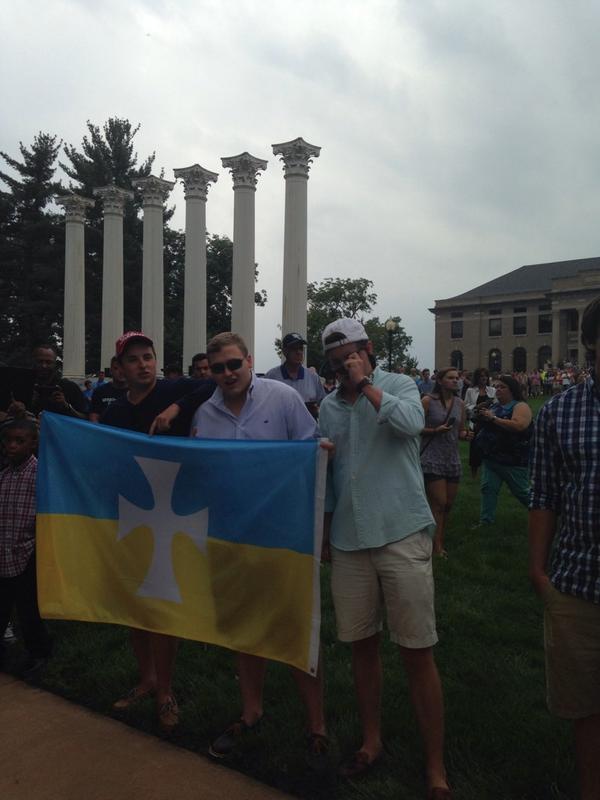 DTauSigmaChi's tweet photo. Columns Ceremony 2014 http://t.co/mytZZ9m591