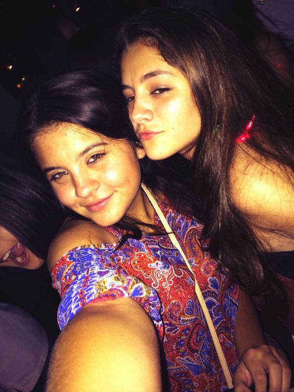 galamatos's tweet photo. 👯🍻 @avvbriones http://t.co/E2viOebtXZ