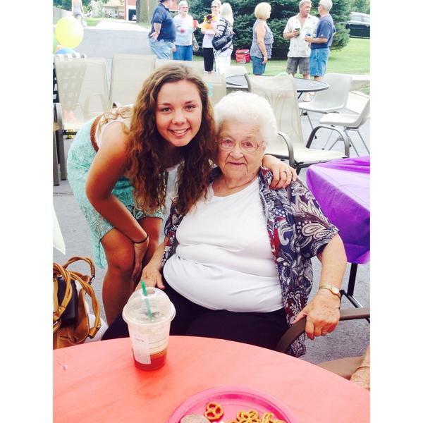 LeeAnnamarieee_'s tweet photo. My grandmas 90 & still drinks Starbucks how bout yours? #basicgranny #happybirthdayyy πππ http://t.co/VZSJW9oFHg