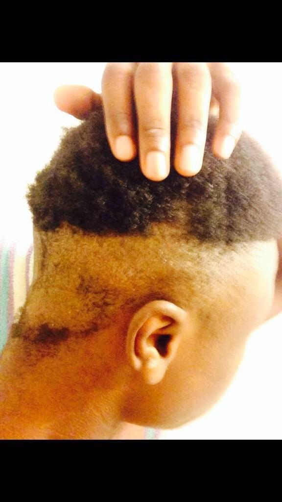 ThoseMemesDank's tweet image. yeah my fade fire as shit, bouta pull all the bitches at school.