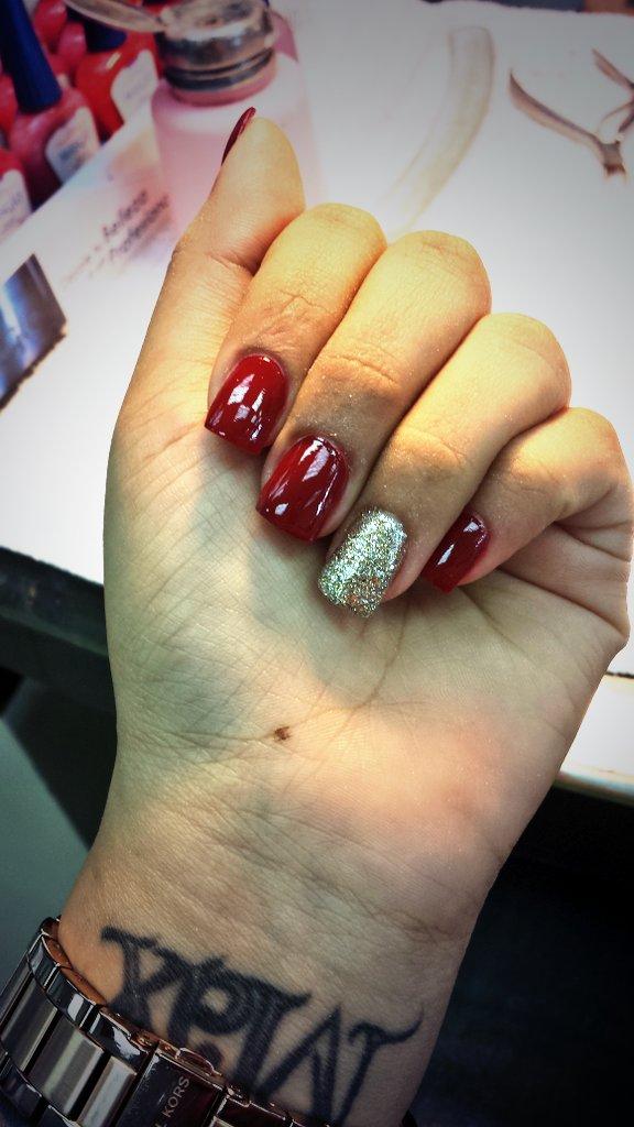 yeseniabby's tweet photo. Nails did http://t.co/h2LYEAaDxL