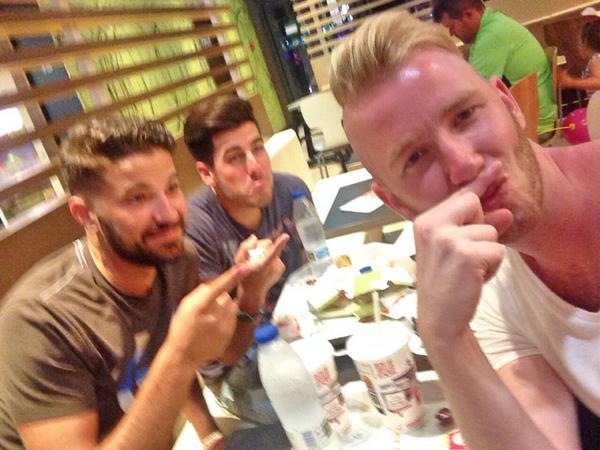 manu___fenty's tweet image. Vámonos para la feria cariño mío 💃 @JoseCordoba92 @Capelmorientes9 #LaLiamos #JoseLuiiiiiiii