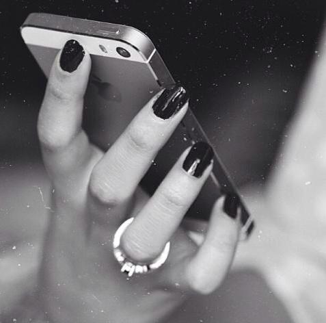 شعر وخواطر Di Twitter سافرت وعيوني على الهاتف تنام يفز قلبي كل ما الهاتف يرن ما سمعت صوتك يا حبيبي من ايام والقلب للغالين يشتاق ويحن Http T Co R4qagav4fa