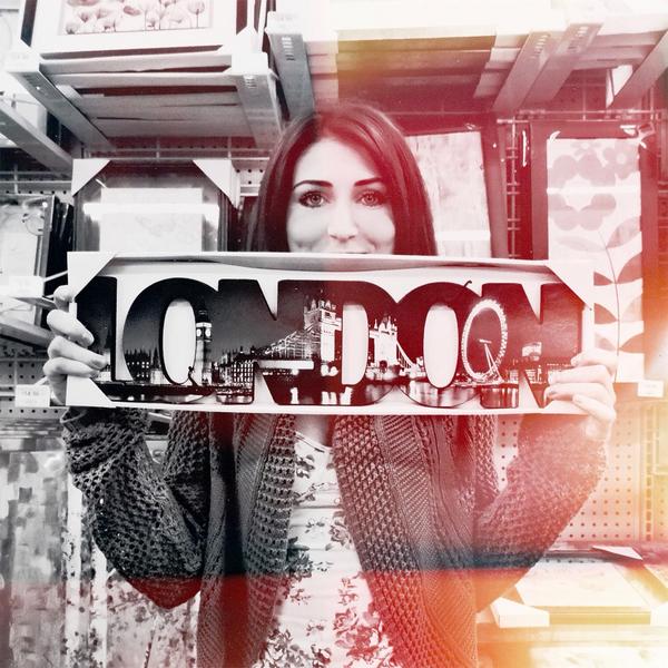 commandsisters's tweet image. Saw this at Walmart and got waaay too excited. 🇬🇧 #nerdconfession - Char