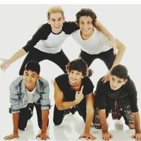 1DUpdatesBS's tweet photo. The boys had a new photo shoot today (via insider) http://t.co/9gkZe847sH
