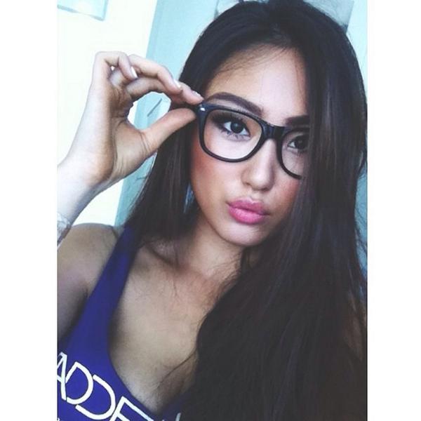 PostAsian's tweet image. Alice 👌