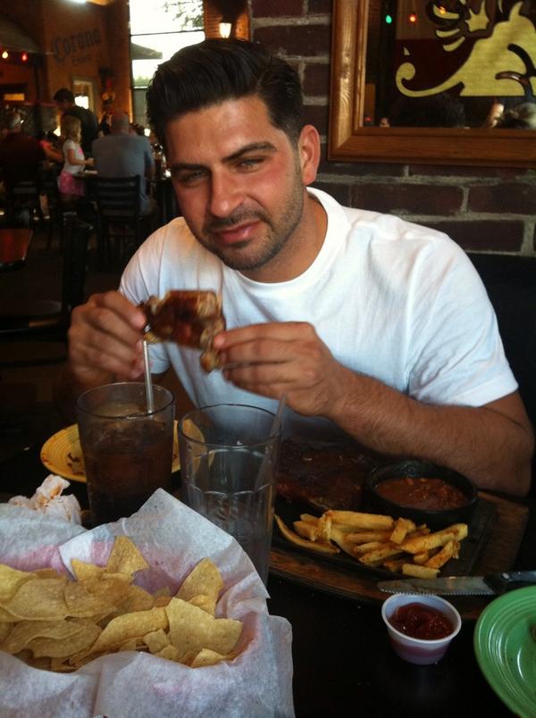 donb523's tweet image. Who gets ribs at a Mexican place? Don Pablo's? On a Saturday? @LeonardHalll @WatchYourStep_h