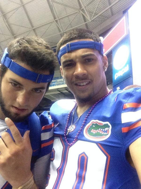 thebasedone30's tweet photo. 🐊 Fan Day‼️ http://t.co/4XKlT2AwMD