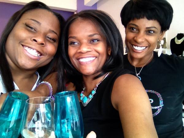 SoRandomTrina's tweet image. The Random Glam Crew! Serving Glamazons all day T @randomglam