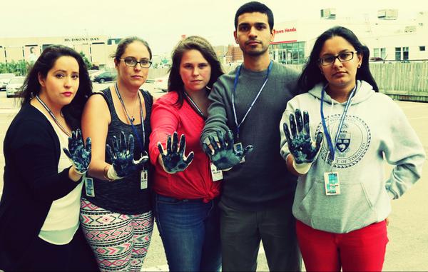 greenlabourcnd's tweet photo. #Canada: Students from #fcee14 call to #BoycottChevron #DivestChevron @Chevron #JusticeForEcuador @RicardoPatinoEC http://t.co/SFgV4q8MyU