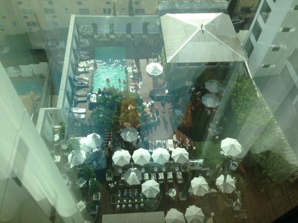 philipmoross's tweet image. #poolscene at the @mondrianLA Saturday afternoon too hot to handle…