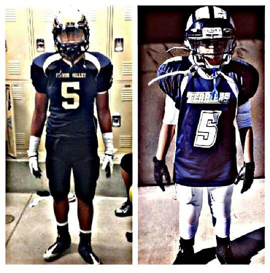 Jonahmoi's tweet image. My lil bro jakey really be balln aha #2Touchdowns #8tackles #MyMiniMe
