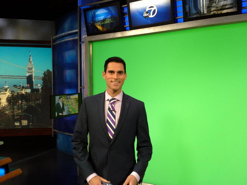 BvMxnDXCEAEtLkA.jpg:large