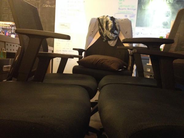 code4goodhk's tweet image. #hackathon #tip Get 5-6 office chairs, place like they are at a conf. table. Smoosh together = makeshift bed.