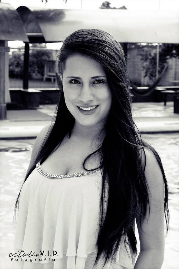 AcademyModel's tweet image. SESION FOTOGRAFICA EN LA &quot;QUINTA LOS SAMANES&quot; MODELO JENNIFER CUENCA