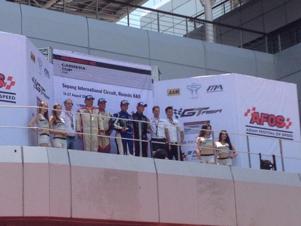 carreracupasia's tweet photo. Class B Podium: there's @alifhamdan72 in P1, @maxtwigg8 in P2 and @Yuey_Tan with a P3 finish. http://t.co/jPD46wnWkI