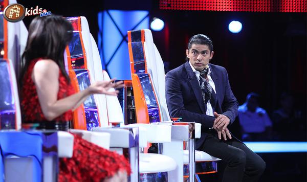 LaAcademiaTV's tweet photo. ¡Los jueces de #AcademiaKids están evaluando el talento de las niñas en el casting final! --> http://t.co/U19Xv61vjl http://t.co/CawTnQcU4u
