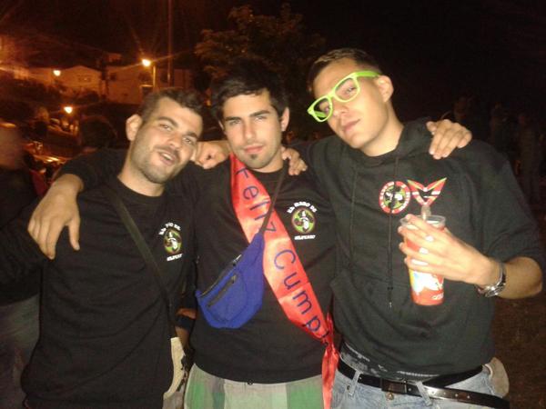 MugarikGabe23's tweet photo. @el_rabo y @MugarikGabe23  n jaias dl puerto http://t.co/hLSLG7zhPL