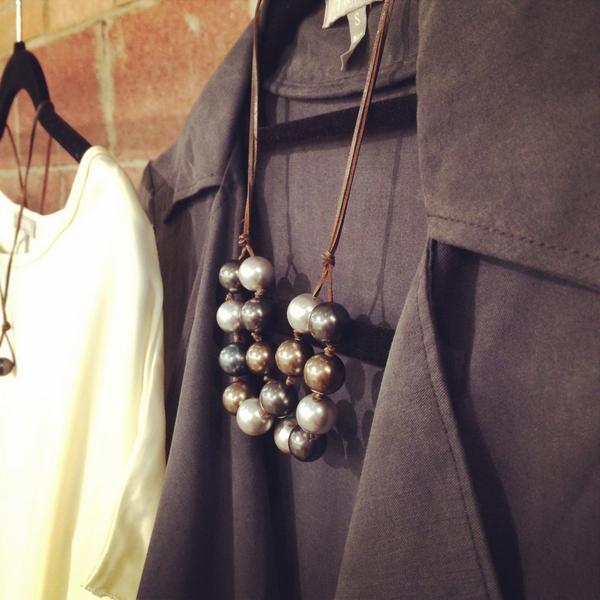 leeandbirch's tweet photo. RT @trybeusa: Try pearls... With leather. http://t.co/dFWKoJWgMY