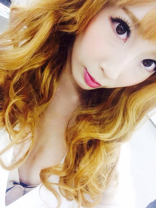 【希咲公式Blog】  ♡更新♡ 初コスホリ♡ http://t.co/etqxf5dPvt コメントまってます♡ http://t.co/PBzgeVYsBc