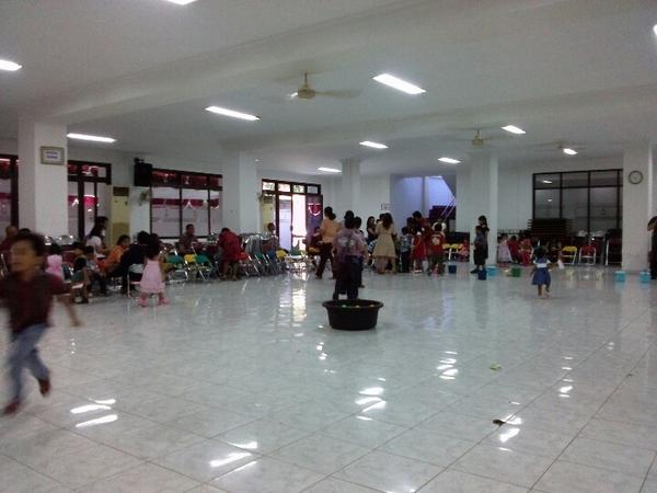 SMHKBPCjt's tweet photo. Selamat HUT Negara Kesatuan Republik Indonesia yg ke-69. Merdeka!!! Lomba 17an ASM.... http://t.co/5LAAwTasRI