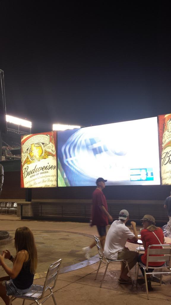 Huge screen showing the game obscuring view of the actual game in real life? #dallaslogic