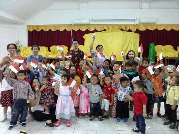 SMHKBPCjt's tweet photo. MERDEKA!!! http://t.co/0KRqWXneXI